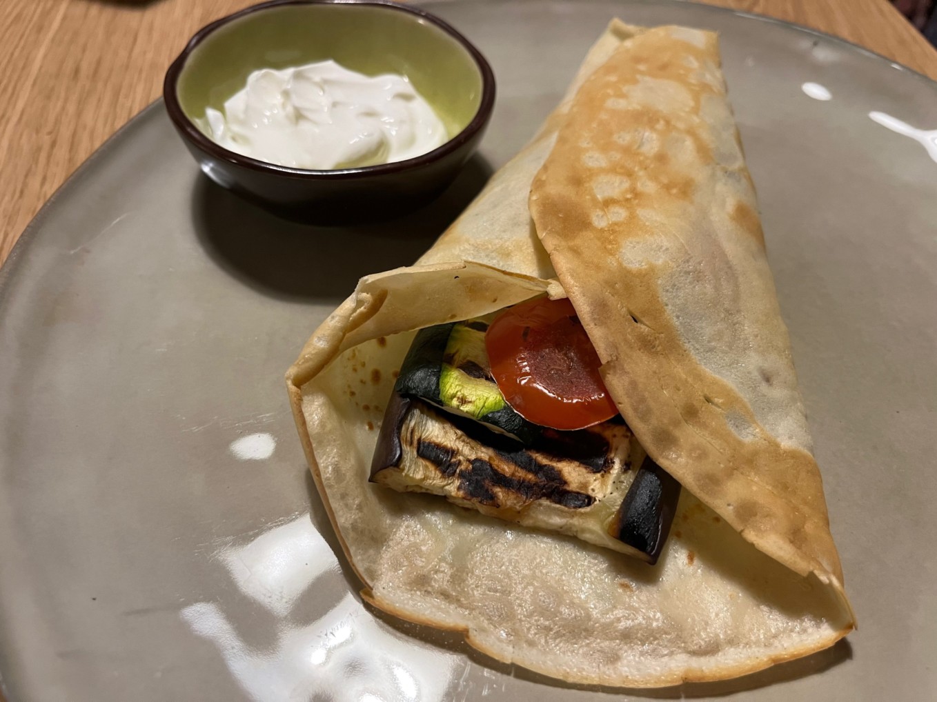 Crêpes aux légumes grillés et yaourt grec Poupadou