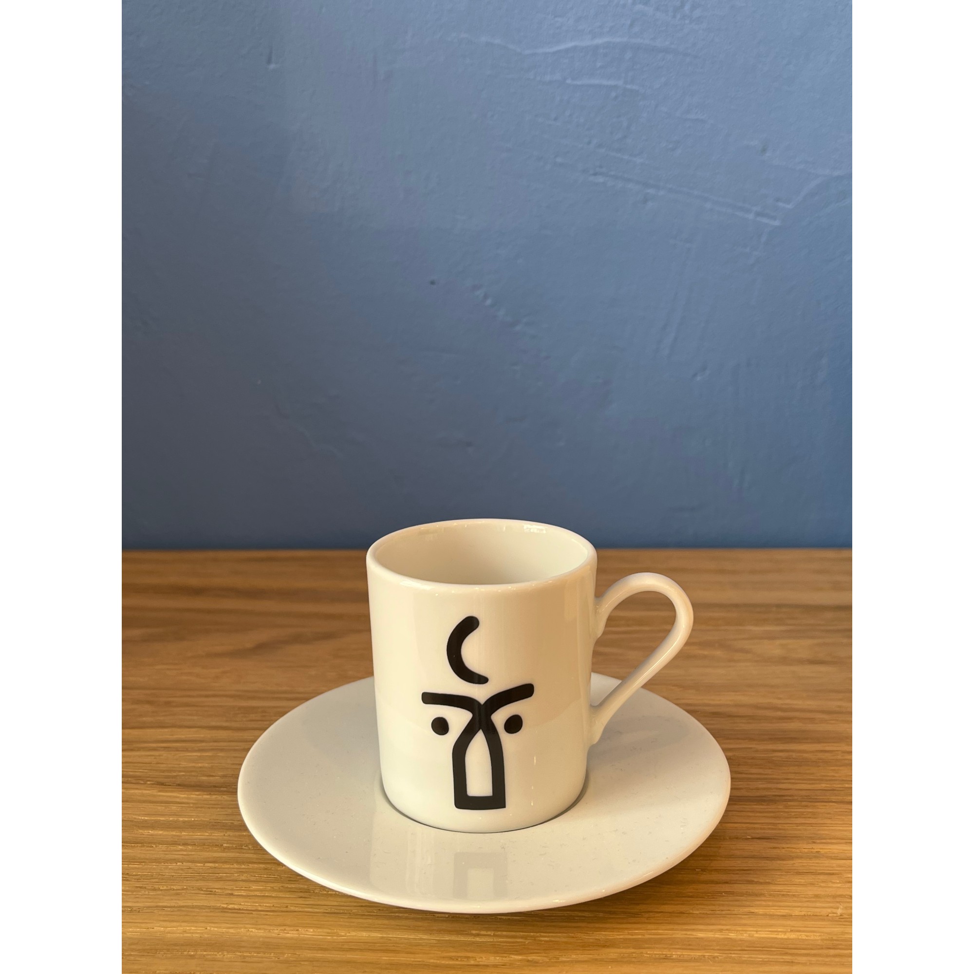 https://www.poupadou.com/2334-big_retina/porcelain-espresso-cup-and-plate.jpg