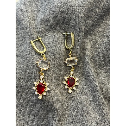 Boucles d'oreilles Ioli rouges fabriquées en Grèce, une exclusivité Poupadou